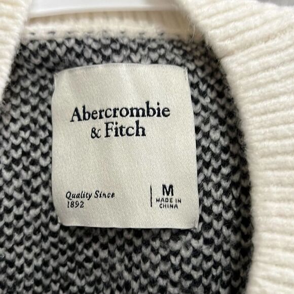 NWT ABERCROMBIE &‎ FITCH CHECKERED SWEATER SIZE M - Picture 4 of 7